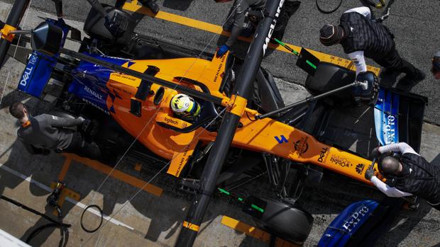 Susto en el garaje de McLaren