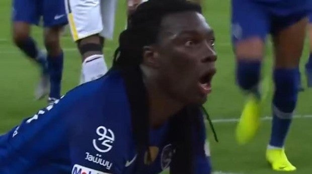 La celebración de Gomis que aterrorizó a un recogepelotas