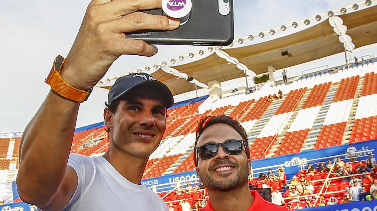 Nadal. junto al cantante Luis Fonsi en Acapulco