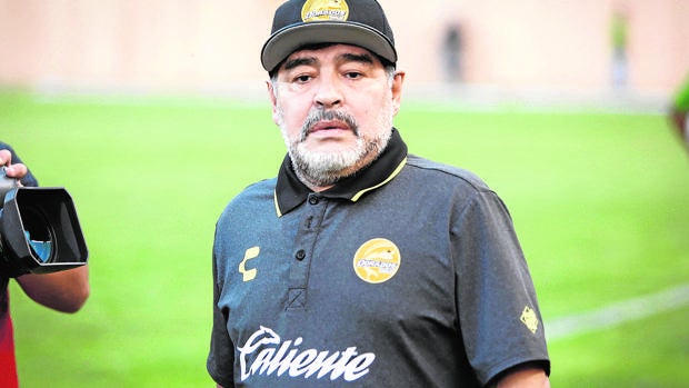 Maradona reconoce que tiene tres hijos en Cuba