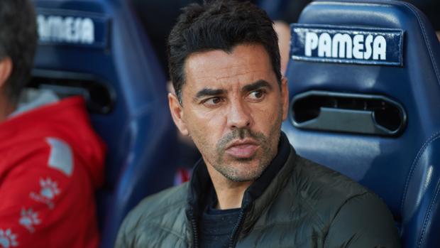 El Rayo destituye a Míchel