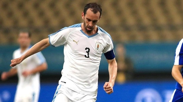 Godín se convirte en leyenda con Uruguay