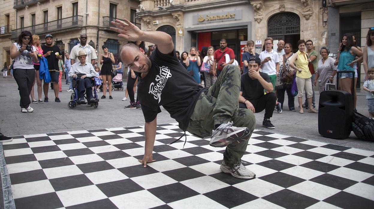 Una exhibición de breakdance