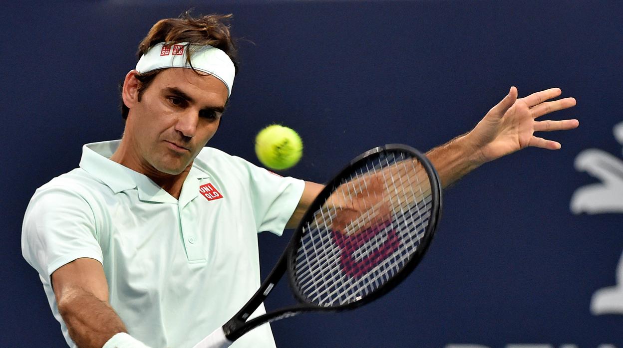 Federer, durante el partido ante Shapovalov