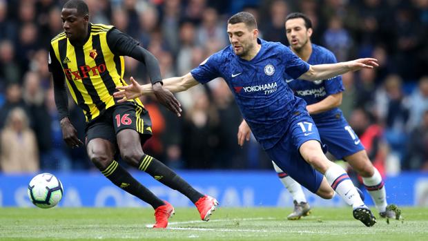 Hazard guía al Chelsea a la tercera plaza