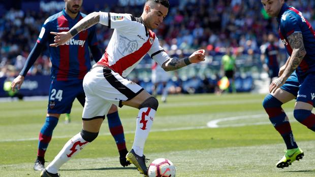 El Levante condena al Rayo en un partido loco