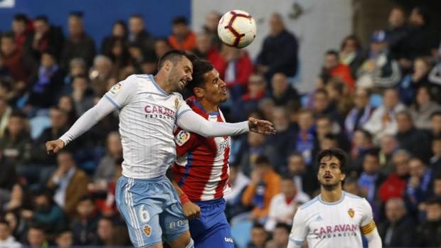 El Zaragoza remonta y casi sella la salvación ante un Sporting que su perdió oportunidad