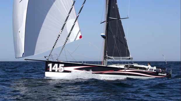 Los líderes de la Défi Atlantique entran en el golfo de Vizcaya