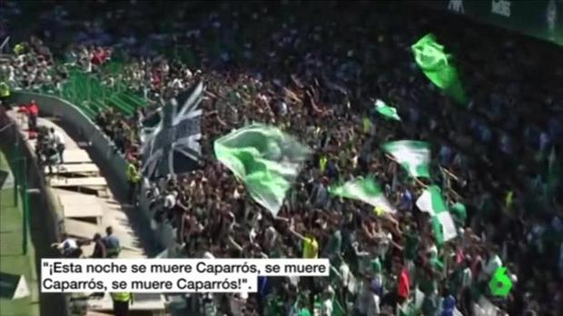 Los lamentables cánticos de la grada del Betis: «Esta noche se muere Caparrós»