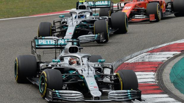 Nuevo doblete de Mercedes y otro descalabro de Ferrari