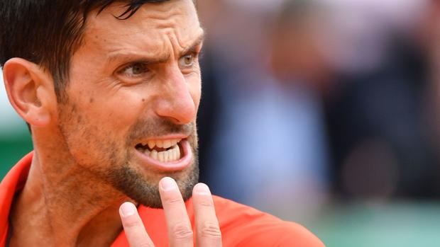 Djokovic enloquece y destroza su raqueta