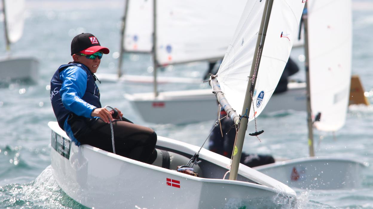 Javier Ojeda y María Perelló asumen el mando en el Nacional de Optimist