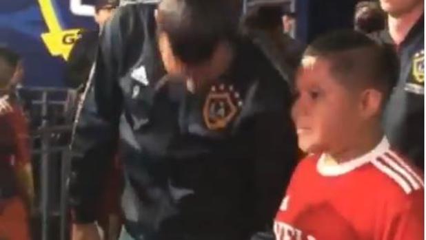 El gesto de Ibrahimovic con un niño que enamora a los Estados Unidos