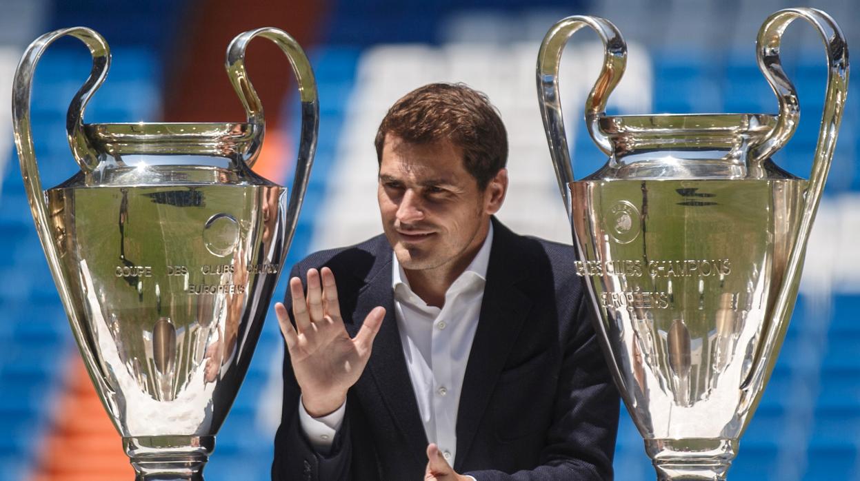 Casillas, con dos de las tres Champions que ganó con el Madrid