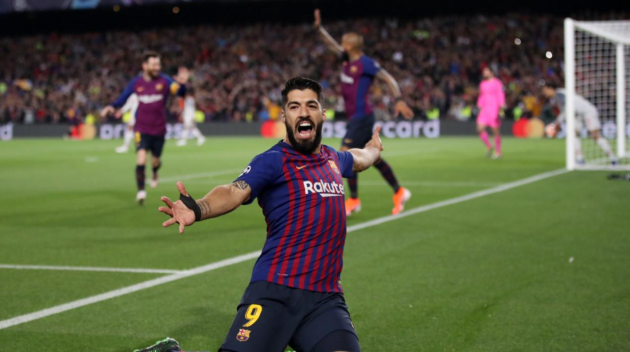 Luis Suárez celebra su gol ante el Liverpool