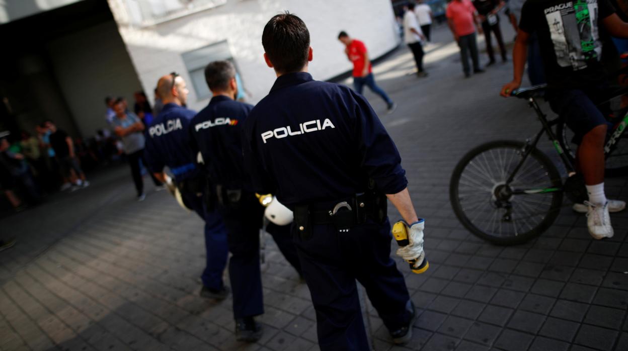 Dispositivo policial antes de un partido de Champions