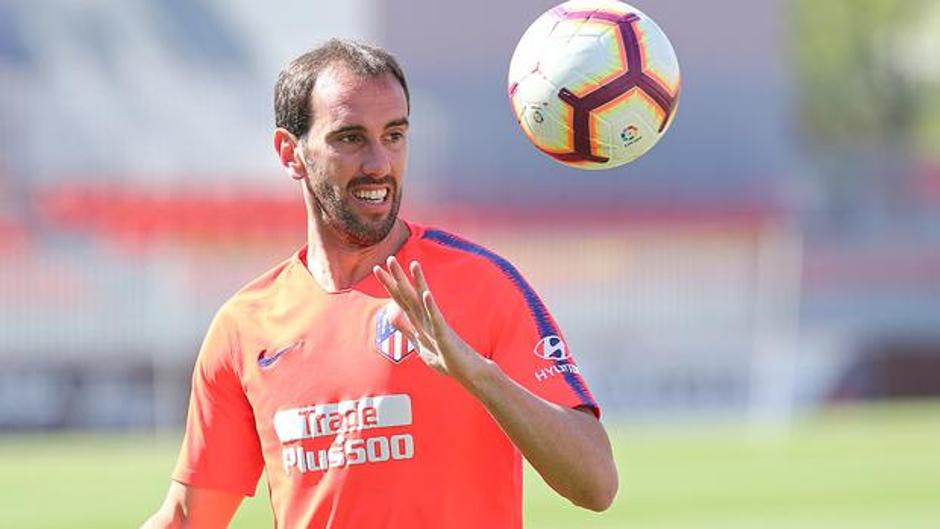 Godín confirmará este martes su futuro