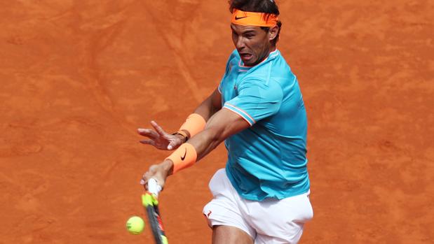 Nadal, de paseo en su debut