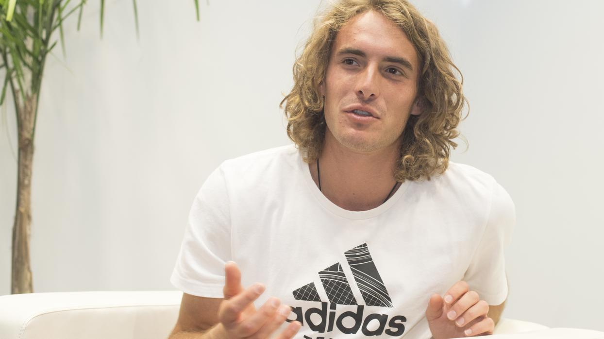 Tsitsipas posa para ABC durante la entrevista