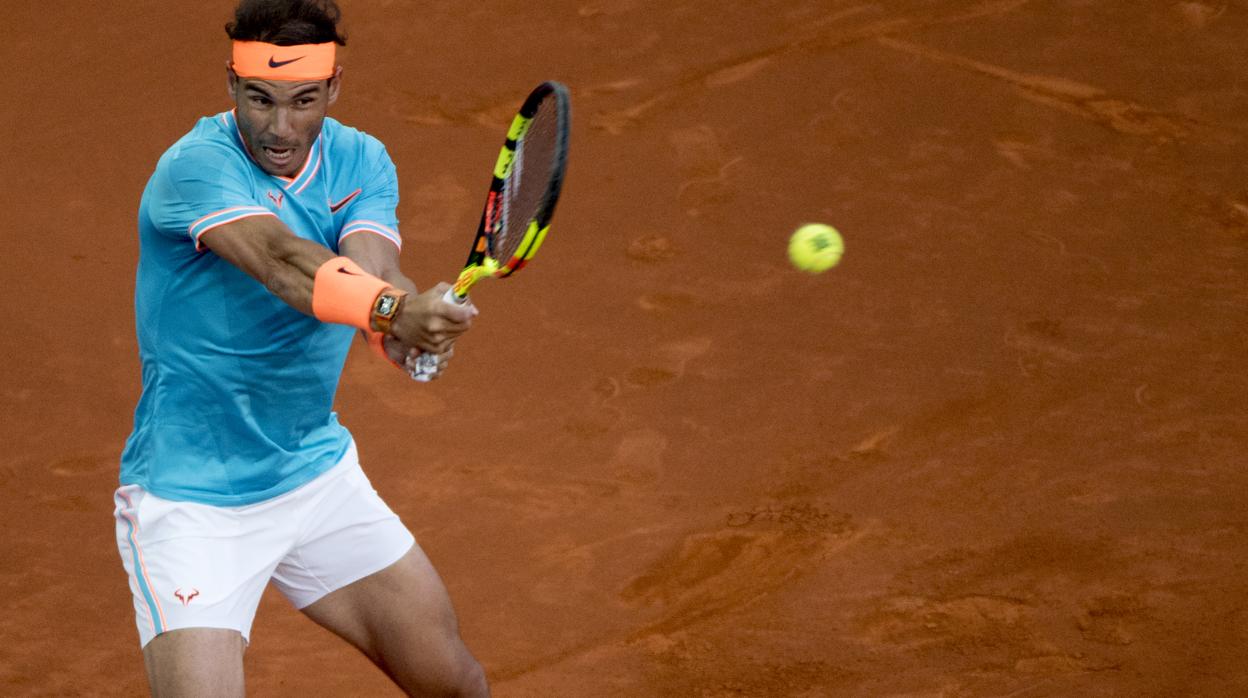 Nadal abusa de Wawrinka y llega a semifinales