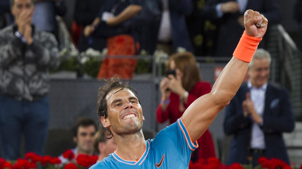 Rafael Nadal celebra su triunfo en los cuartos del Mutua Madrid Open tras vencer a Wawrinka