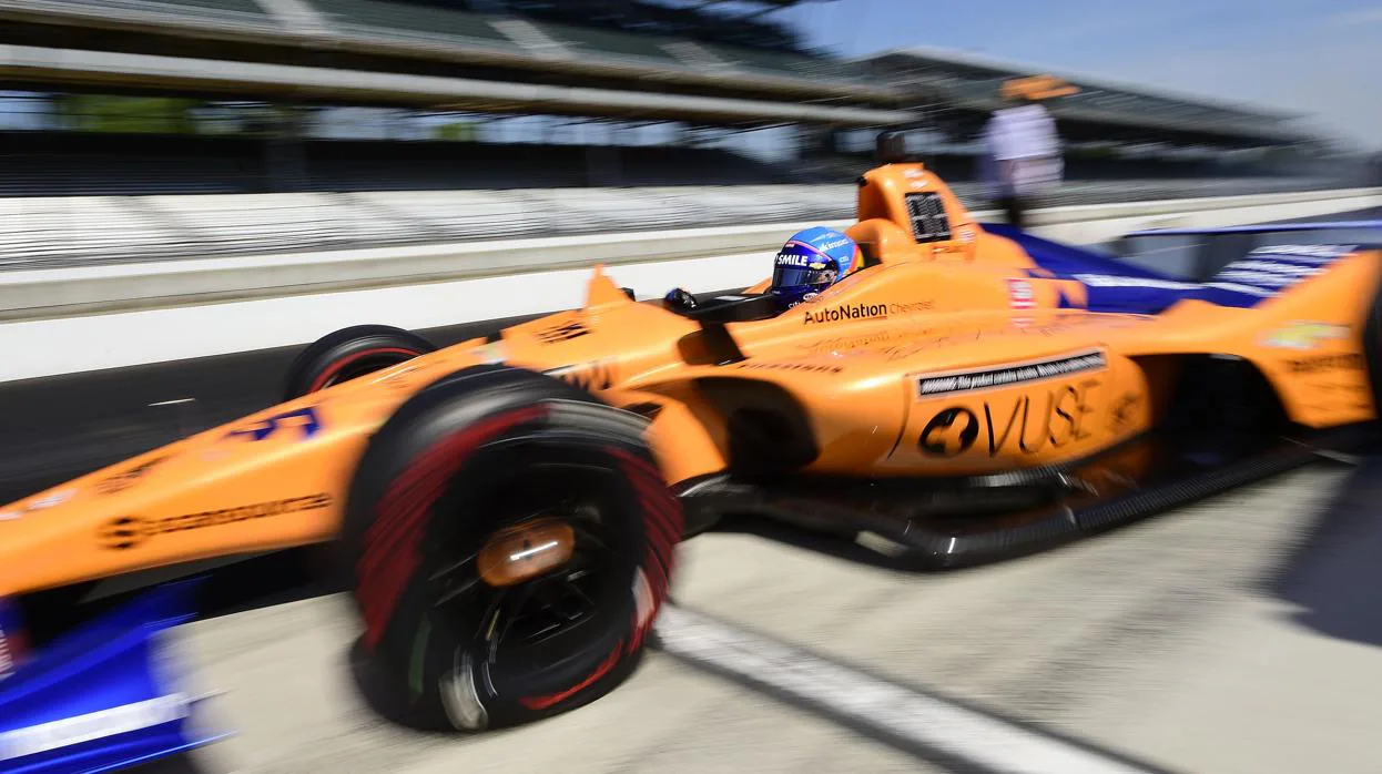 Alonso, muy atrás en la primera jornada de la Indy 500