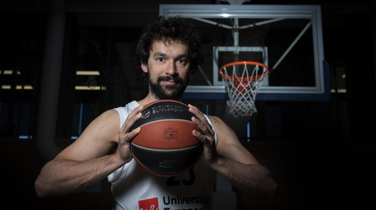 Llull posa para ABC en la Ciudad Deportiva del Real Madrid