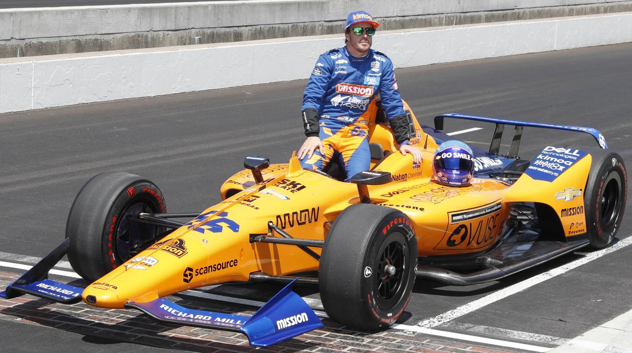 Alonso, con su McLaren en Indianápolis