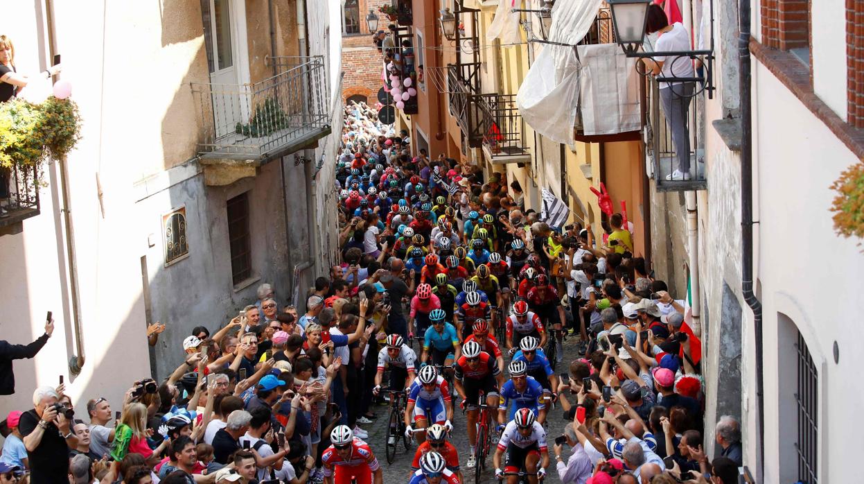 Landa y Supermán desnudan a Roglic