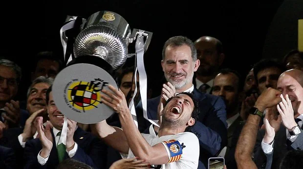 El Valencia, campeón de la Copa del Rey tras imponerse al Barcelona