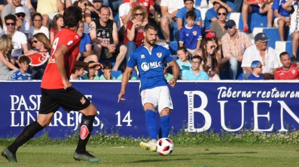 Partido de ida entre el Linares Deportivo y La Nucía