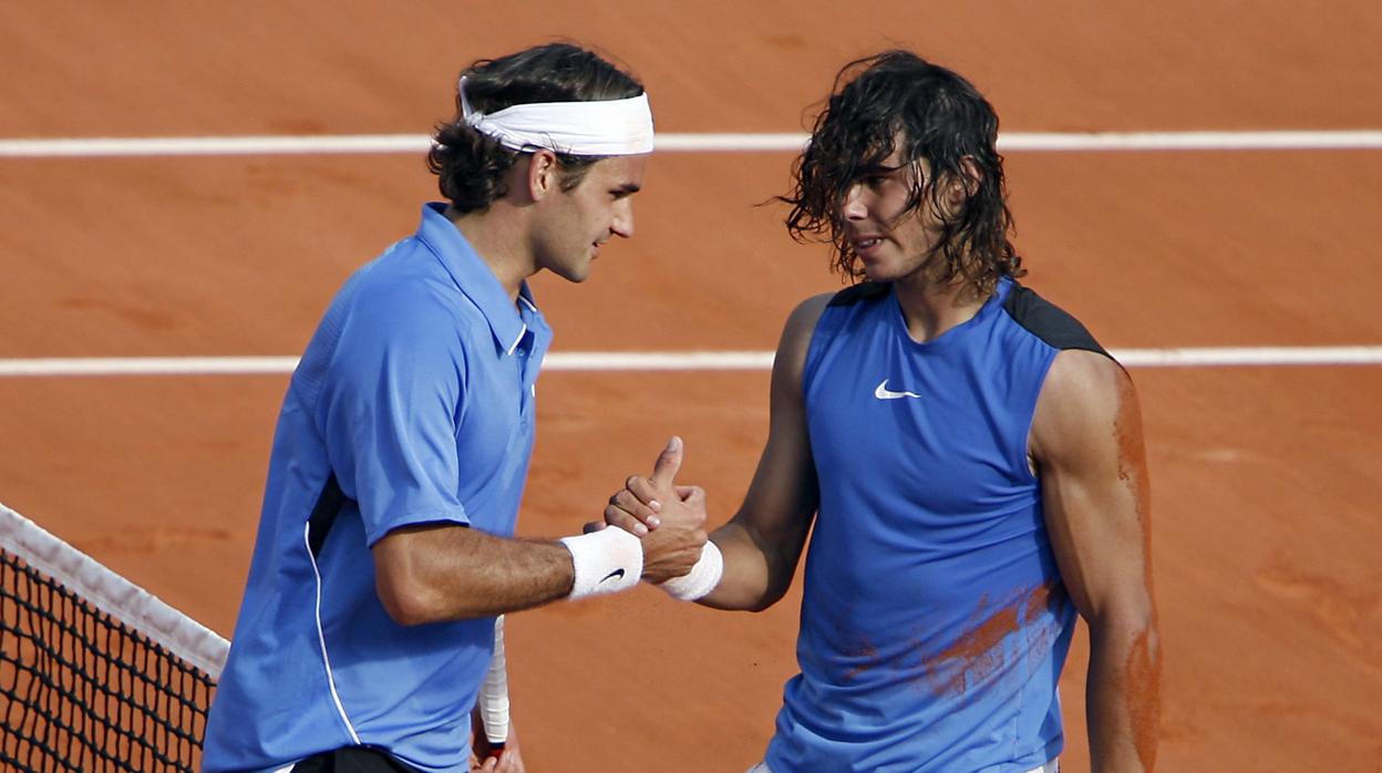 Federer felicita a Nadal en la final de 2006