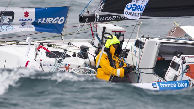 Cassandre Blandin poner rumbo a Brest tras abordar un carguero en La Solitaire Le Figaro