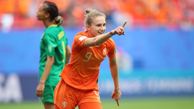 Holanda, liderada por Miedema, gana a Camerún y accede a octavos