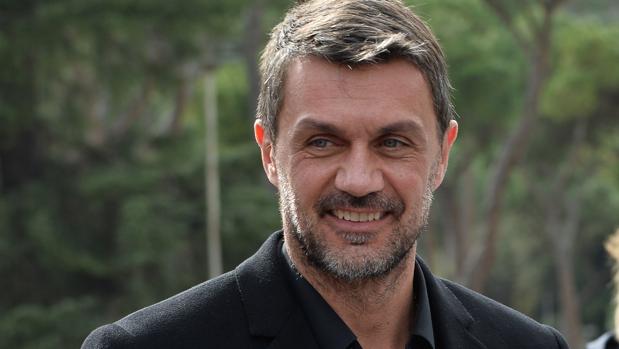 Maldini regresa «optimista» de su reunión con el Real Madrid