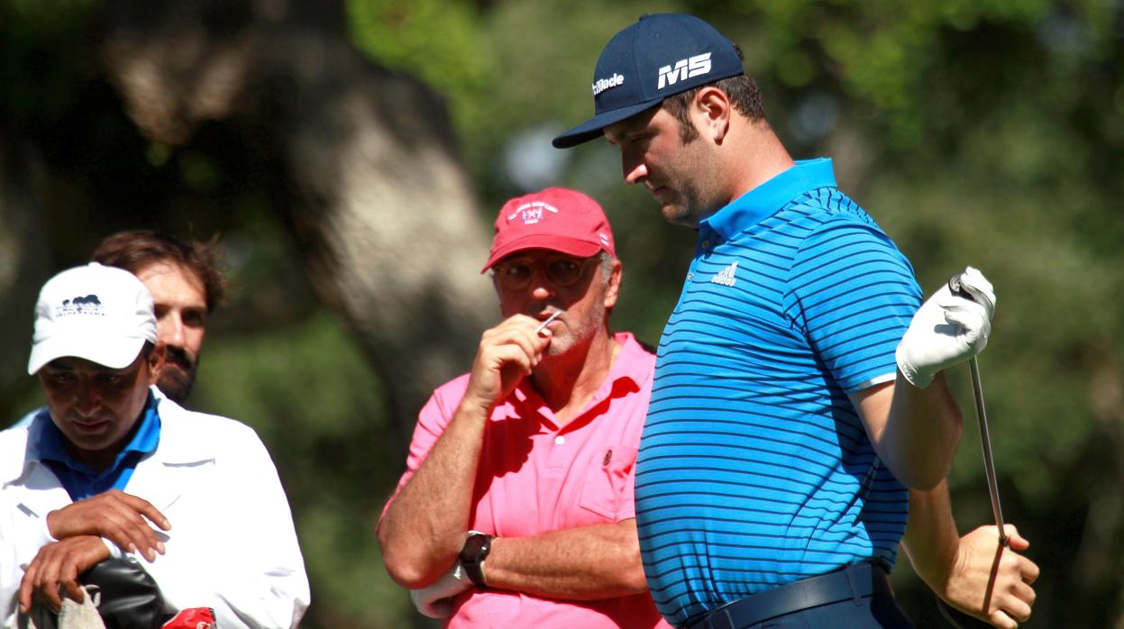 Jon Rahm trata de ajustar su juego de pegador en un campo tan técnico como Valderrama