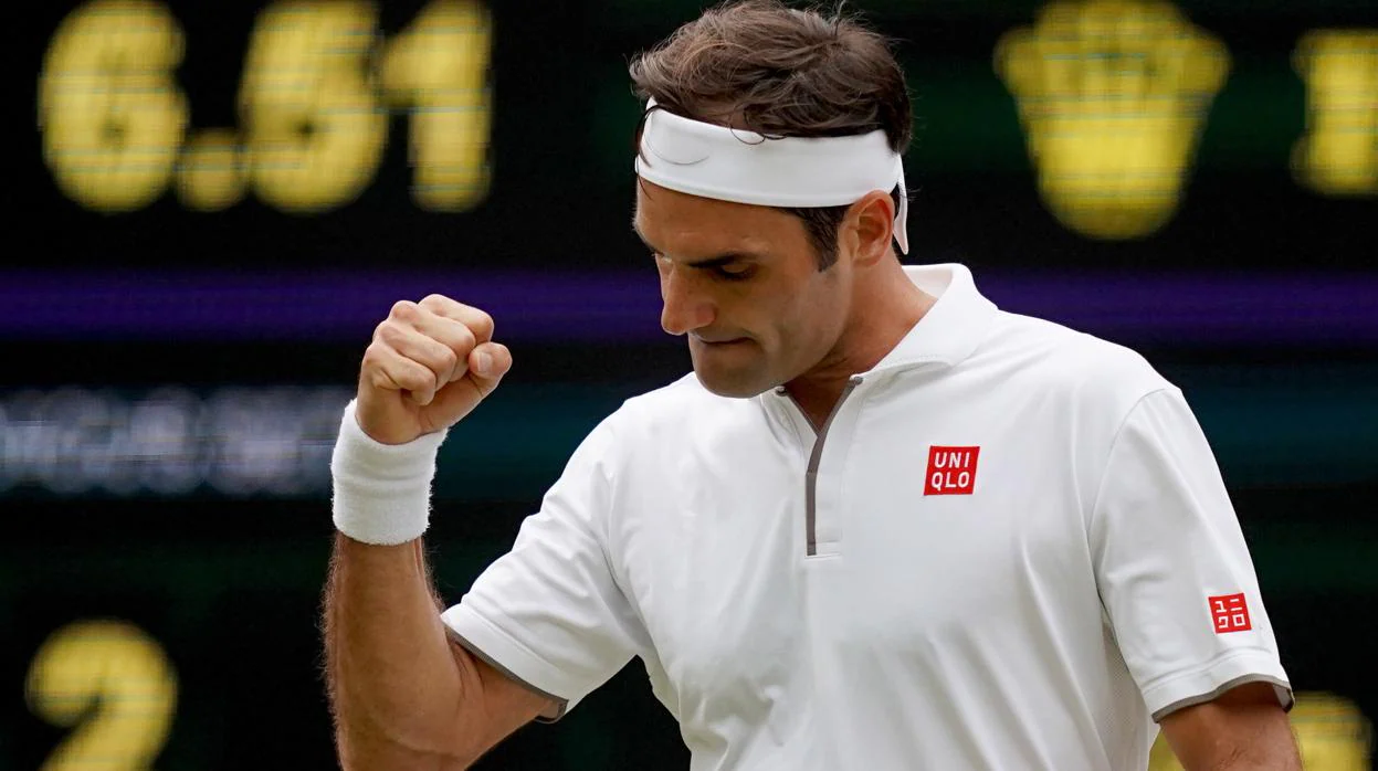 Roger Federer celebra uno de sus puntos