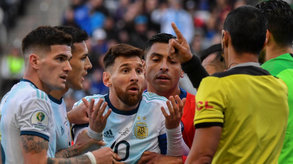 Leo Messi, en el momento de su expulsión en el partido frente a Chile