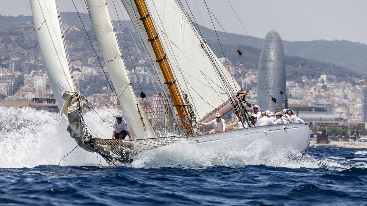 La regata Vela Clàssica Barcelona iza las velas de su duodécima edición