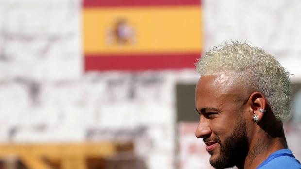 Neymar podría tener que pagar 35 millones de euros a Hacienda