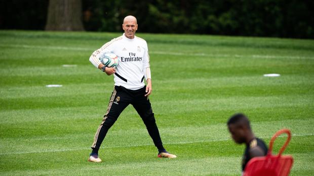 Zidane vuelve a dirigir al Real Madrid