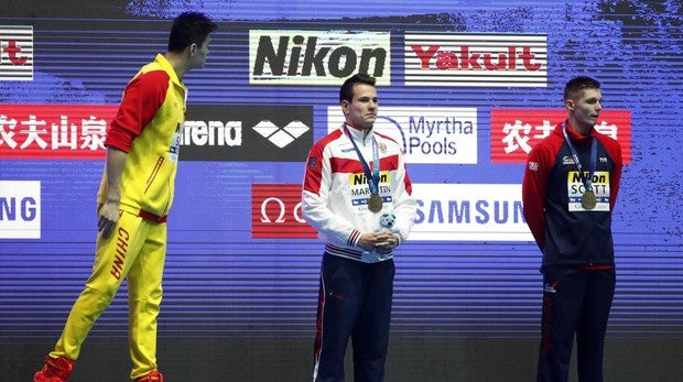 El vergonzoso comportamiento de Sun Yang en el podio