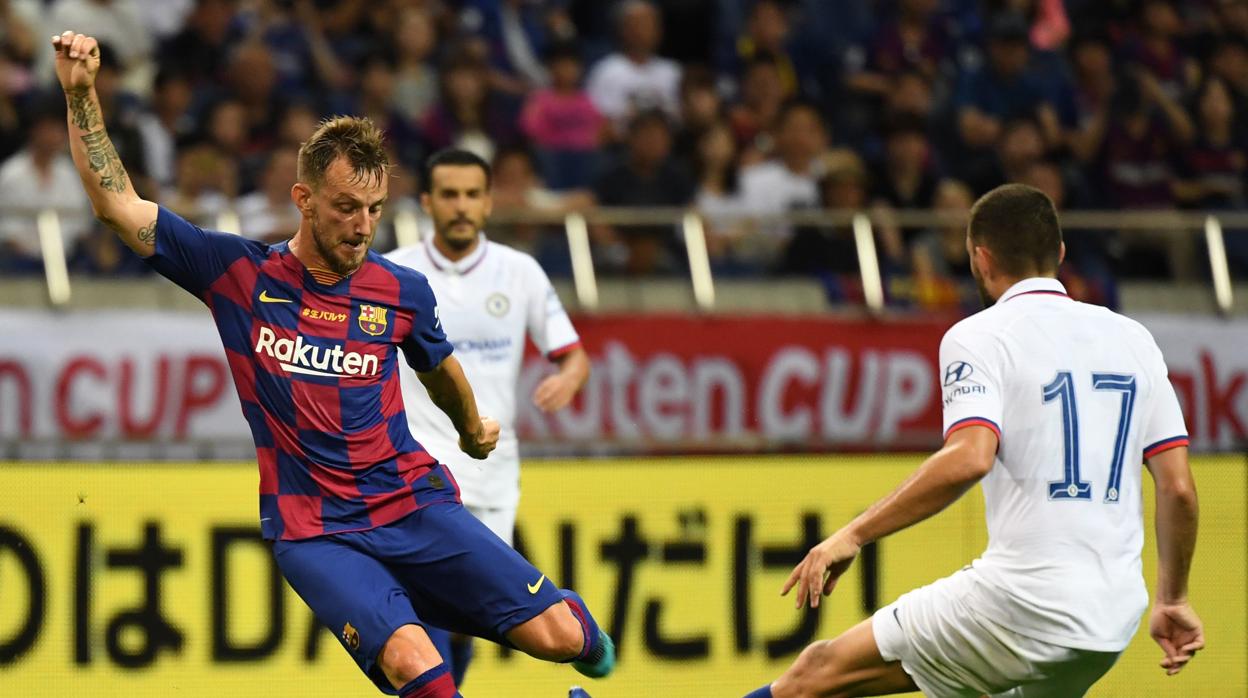 Rakitic en el momento de lograr el gol ante el Chelsea en el amistoso del martes