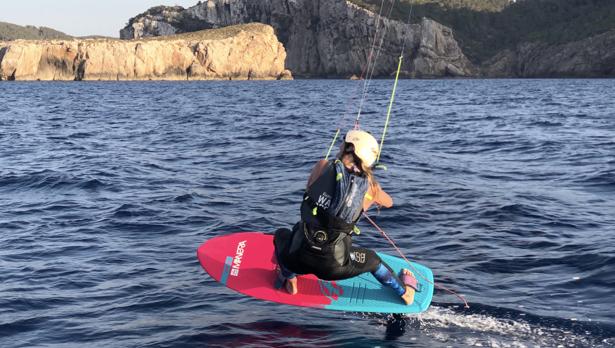 El viento impidió que se completara el desafío de la Vuelta a Ibiza y Formentera en kitefoil