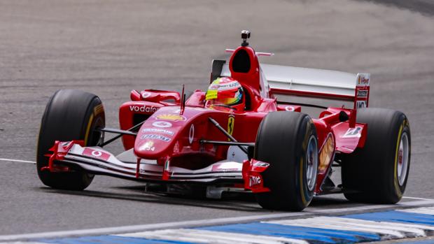 Mick Schumacher rodó en Hockenheim con el F2004 de su padre