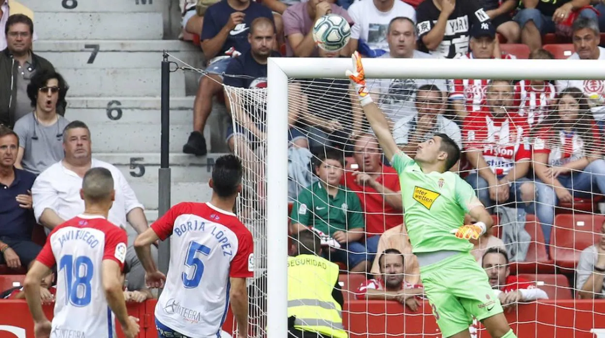 El Depor se lleva un punto de Gijón con un penalti en el tiempo añadido