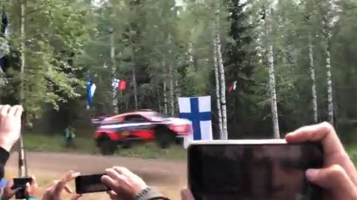 Así voló Thierry Neuville en el rally de Finlandia