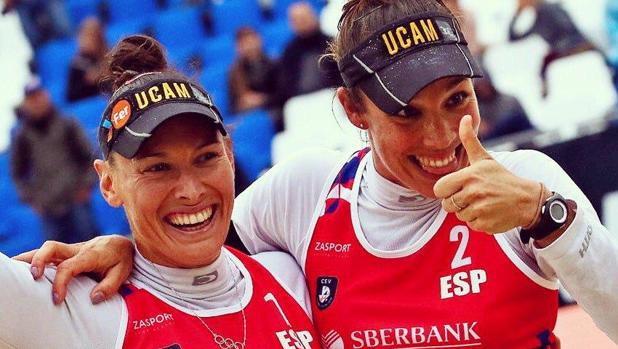 Lili y Elsa salvan cinco bolas de partido para lograr el bronce en el Campeonato de Europa