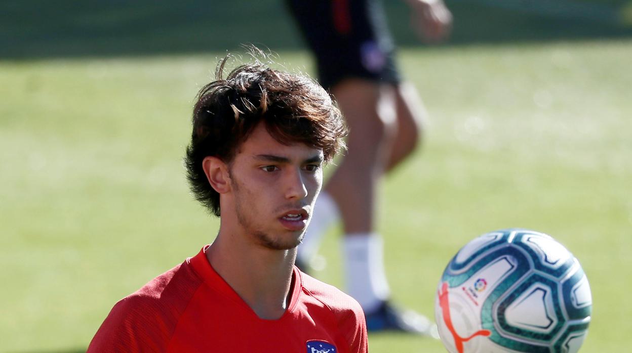 Joao Félix durante un entrenamiento con el Atlético de Madrid