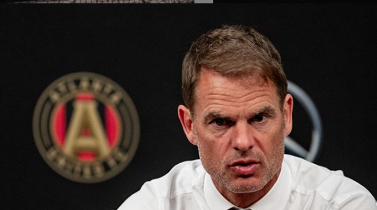 Frank de Boer en rueda de prensa